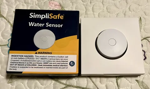 New in Open Box SimpliSafe Water Leak Sensor Alarm Flood Detection SSWT3 WT3