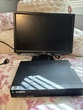 Lorex LHV210400 4 Channel  HD DVR + 1 Monitor FOR PARTS OR REPAIR