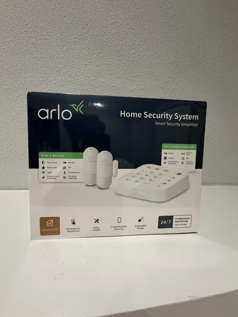 Arlo - Home Security System with Wired Keypad Sensor Hub and (2) 8-in-1 Sensors