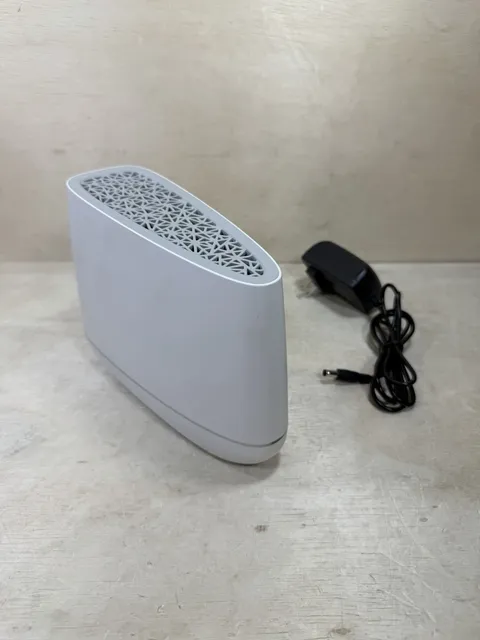 Vivint SM2-2W10 Smart Drive 4-Channel Wireless 1TB DVR With Power Supply Works
