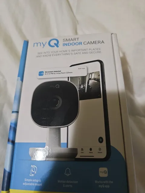 CHAMBERLAIN MYQ SMART INDOOR HOME SECURITY CAMERA MYQ-C13AXXW
