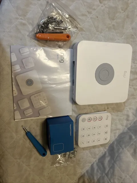 Ring Alarm 4HB1U9-0EN0 Base Plus Keypad 2nd Gen Alarm 