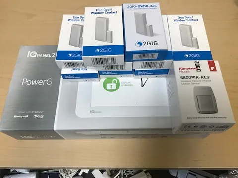 Qolsys QS9201-5208-840 IQ Panel 2 Plus 10 DOOR KIT+ 6 MONTHS ALARM MONITORING