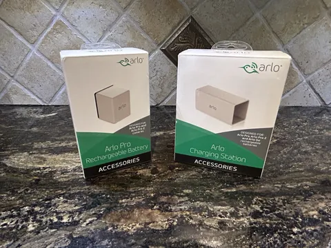 NEW Arlo Pro Arlo Pro 2 Arlo Go Charging Station + Arlo Pro Rechargeable Battery