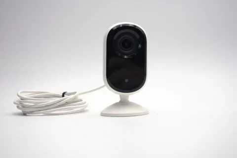 Arlo Essential Indoor Camera (2nd Gen) 1080p HD | Wired Plug-in Security Camera