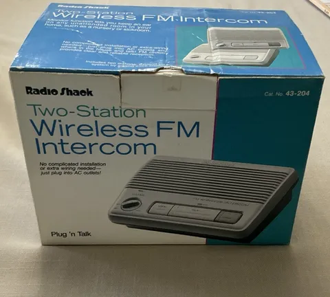 Radio Shack Two Station FM Wireless Intercom Set 43-486  w Box.  B11