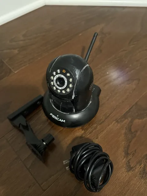 Foscam FI8910W Wireless IP Camera