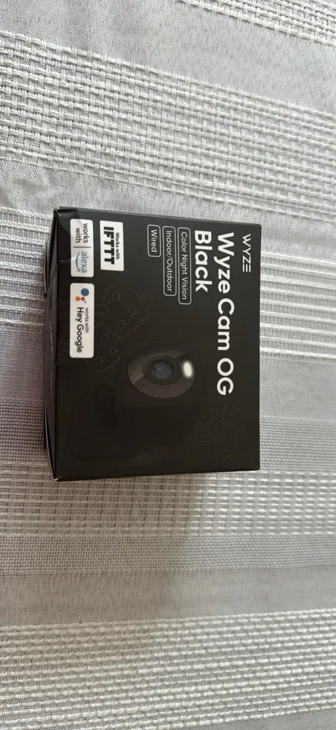 Wyze Cam OG 1080p Color Night Vision Spotlight Motion Black Wi-Fi Smart  Sealed