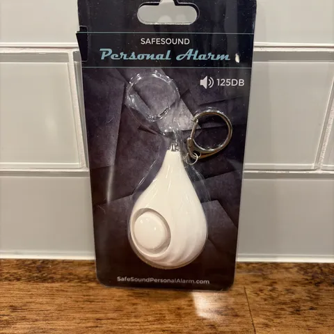 SafeSound Personal Alarm📣 Keyring~White~Original Name Brand~Safe Sound~125DB