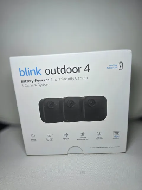 BRAND NEW - Blink Outdoor 4 1080p Wi-Fi Outdoor 3-Camera Security System - Black