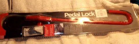 The Club CL303 Pedal to Steering Wheel Lock Red WINNER INTERNATIONAL