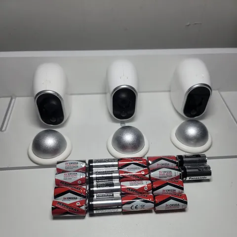 Lot of 3 Wireless IP/Network Surveillance Cameras, Color, Indoor/Outdoor, White