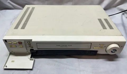 SENSORMATIC RV-2424 SECURITY VCR- UNTESTED (READ DESCRIPTION)