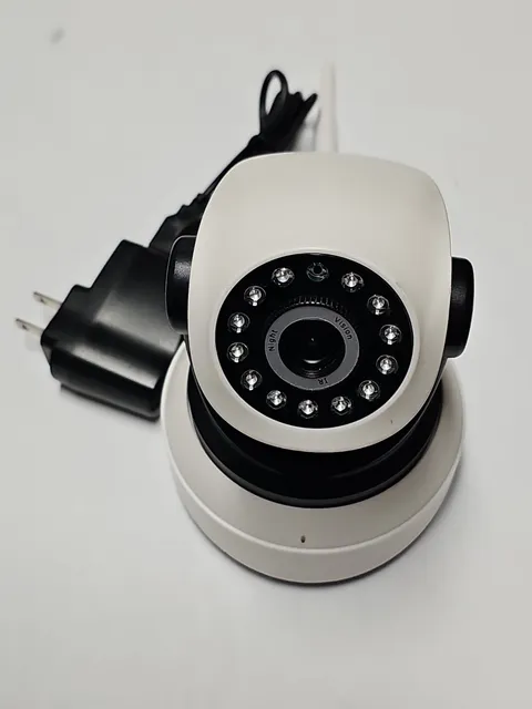 iPM Vipcam HD, IP 720P Camera, White (IPMA192VIPCAM) + Power Cord USED