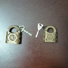 Yale Brass Keyed Alike Padlocks 2-Pack w/ 2 Keys, 1/4in Shackle YA-870