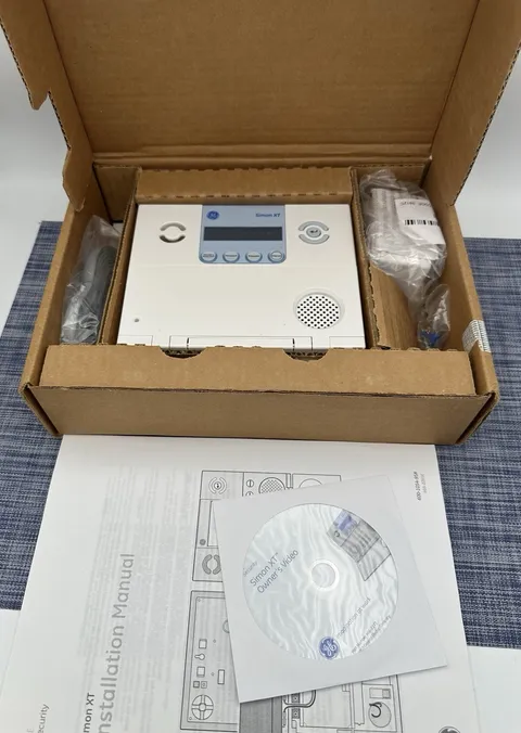 GE Simon XT 600-1054-95R-SUM2 Wireless Home Security System - New in Box