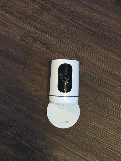 Vivint Ping Indoor 1080p Wi-Fi Security Camera (Model V-CAM1)