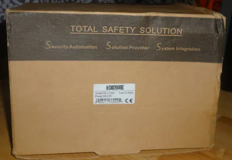 NEW Defender Security 82-11360 Dome Camera 540TVL Varifocal with Power Supply