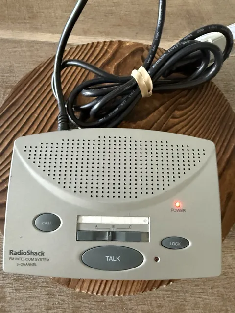 Radio Shack FM Wireless Intercom 3-Channel System 43-3105A Retro, Tested