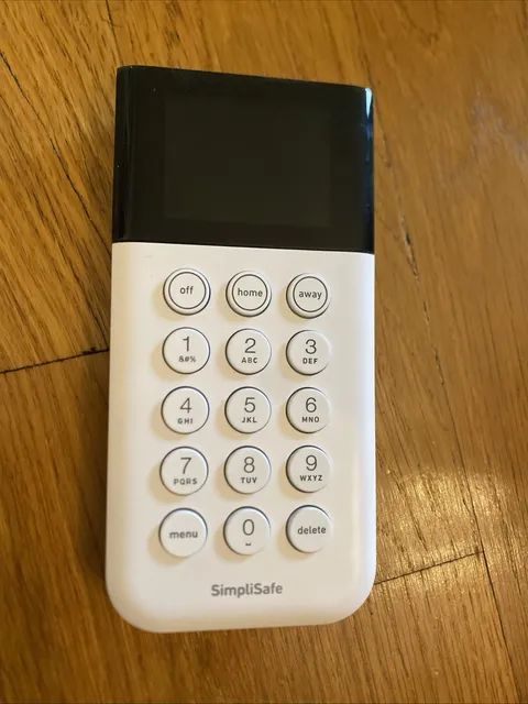 SimpliSafe SSKP3 Keypad White Wireless Touch-to-Wake Home Security GEN 3 - Used