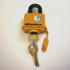 Master Lock Heavy Duty Padlock 315KAD Tough Under Fire Weather Resistant 2 Keys