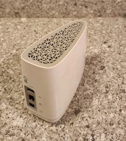 Vivint SM2-2W10 Smart Drive 4-Channel Wireless 1TB DVR - White, No Power Cord