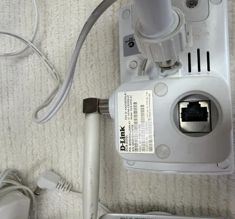 D-Link DCS-932L Indoor Wired IP Cameras Lot (4) with Power Supplies, White