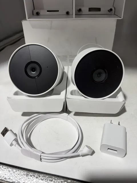 Google Nest Cam Indoor Outdoor Surveillance Camera Snow Pack of 2 Battery