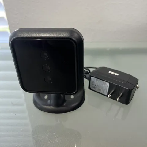 ADT Pulse Wireless Day Night Indoor Network Camera RC8025B-ADT w/ power adapter