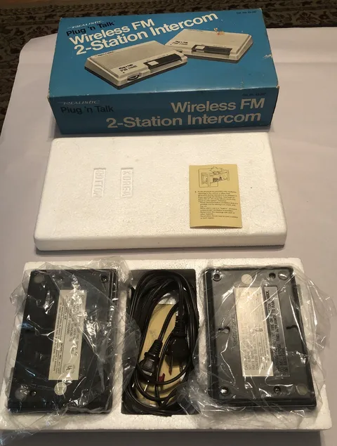 Vintage Realistic 43-207B Plug N Talk 2 Station FM Wireless Intercom In Box