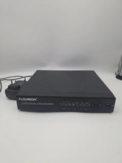Floureon H.264 4CH CCTV DVR HDMI VGA BNC w/ Adapter Powers On Untested