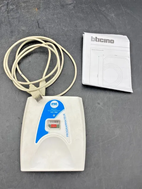 NEW URMET BTICINO 433/868 MHz PROGRAMMING REMOTE CONTROL BADGES