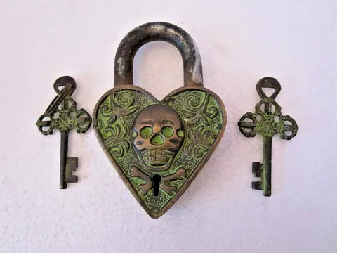 Vintage Style Handmade Brass Skeleton Heart Shape Padlock With keys Working