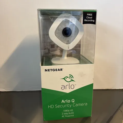 Arlo Q VMC3040-100NAS 1080p HD Wireless Security Camera with Audio NEW