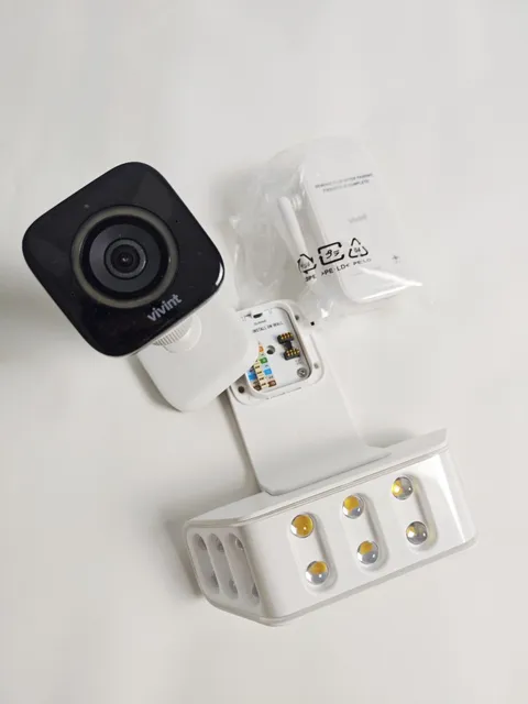 Vivint Outdoor Camera Pro Gen 2 WITH Spotlight Pro & Wireless Bridge Bundle