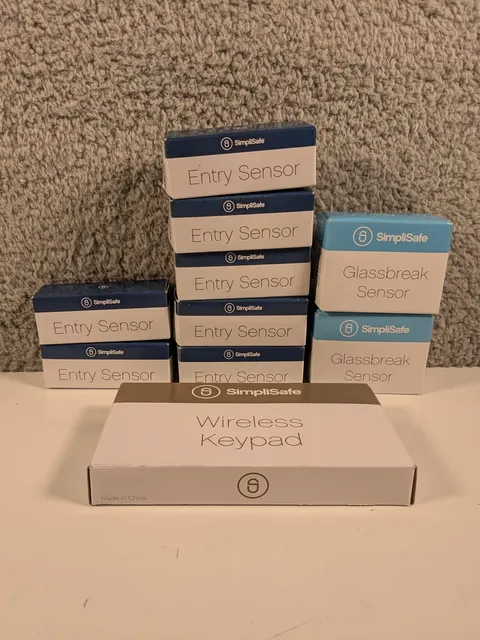 Lot SimpliSafe 1 Wireless Keypad 1MH5R, 7 Entry Sensor 3ZPTN, 2 Glassbreak 1AR66