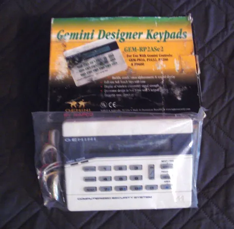 NAPCO GEMINI DESIGNER KEYPAD GEM-RP2ASE2 KEYPAD TOUCHPAD BRAND NEW  NOS
