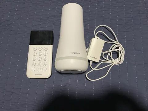 Simplisafe SSBS3 Home Security Base Station White w/Power Supply