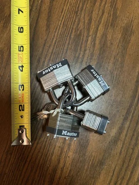 Master Padlock - 4-pack w/ Two Keys - Keyed Alike - 0.75" Diameter Opening