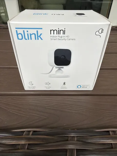 Blink BCM00300U Mini Indoor Plug-in Smart Surveillance Camera