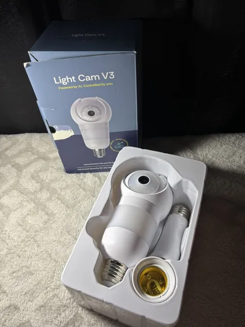 New LUNA Light Cam V3 Indoor/Outdoor Pan-Tilt Zoom Full Color Night Vision Wi-Fi