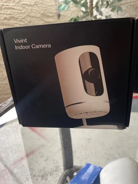 NEW Vivint Indoor Wireless IP/Network Wi-Fi Surveillance Camera White Smart Home