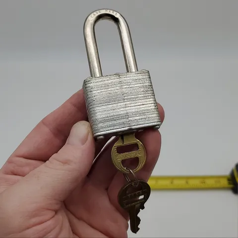 Master Lock No 3 Padlock 1-5/8"L x 1/4"D Shackle 1-1/2"W Body Keyed Alike US NOS